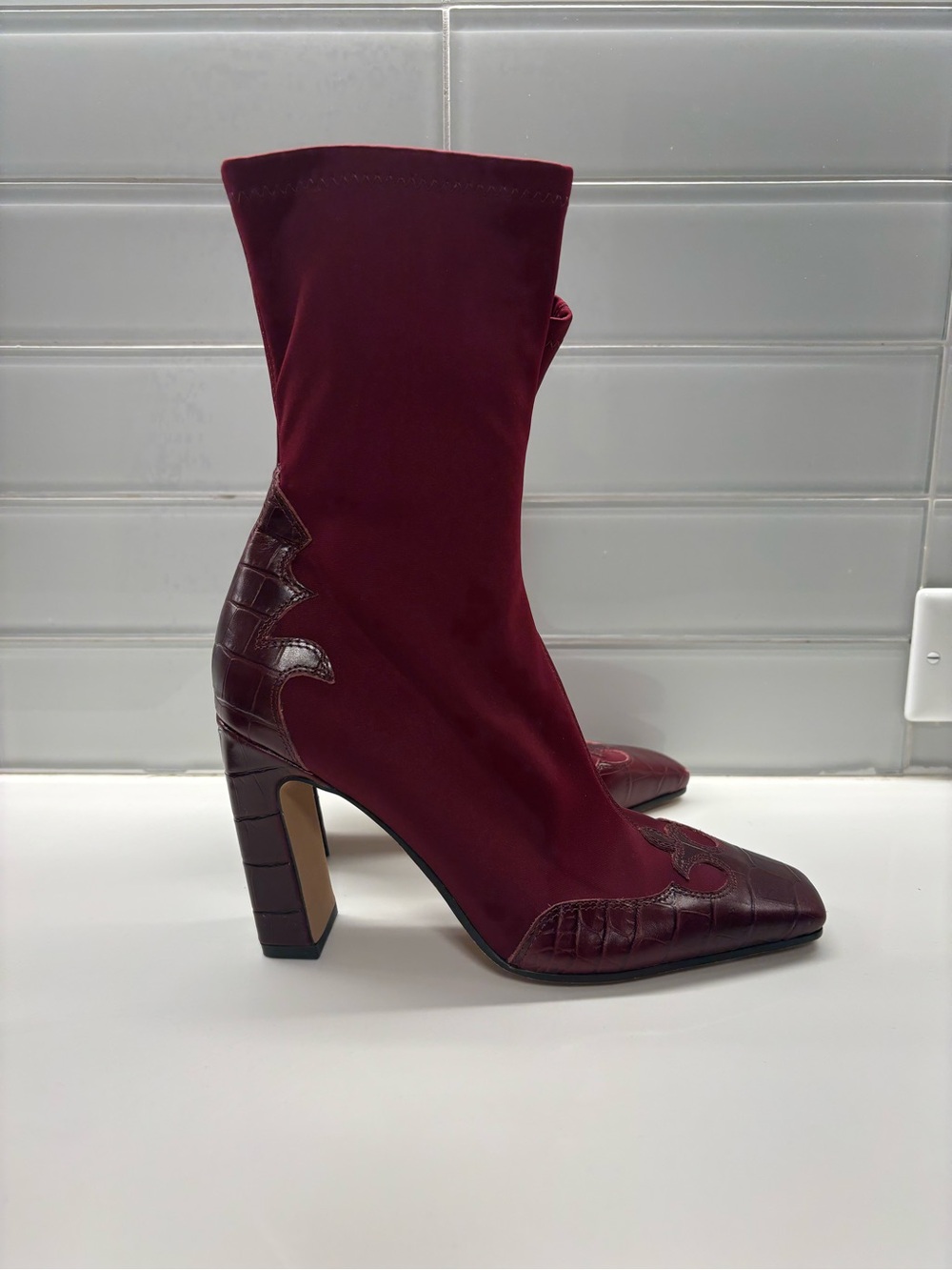 Pointed Toe Heeled Boots in Burgundy Like New
